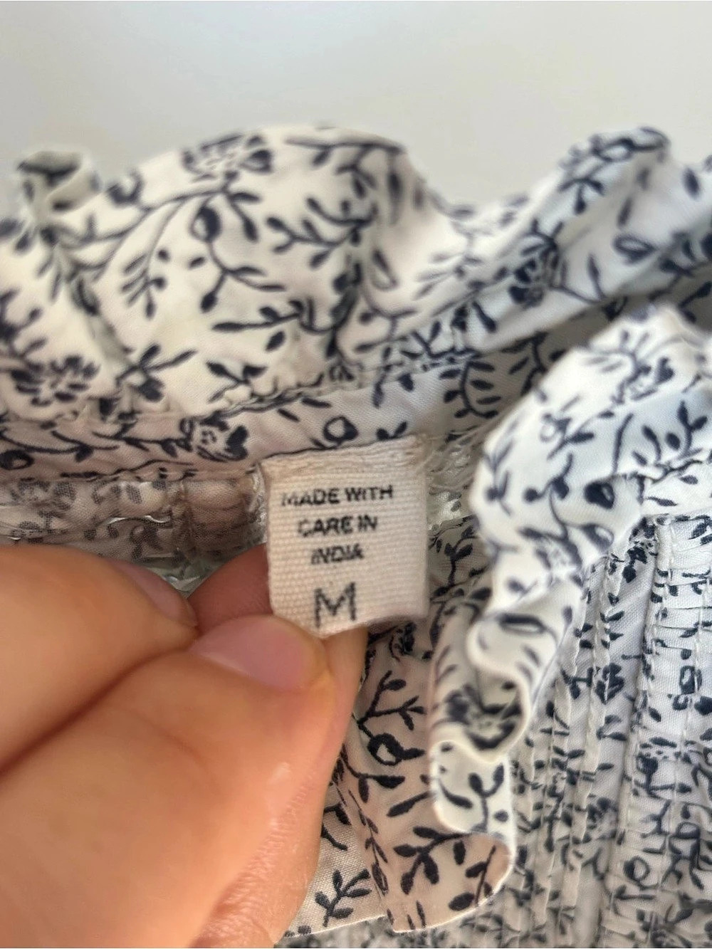 Doen Floral Cotton Blouse in White & Blue Size Medium - Picture 5 of 13